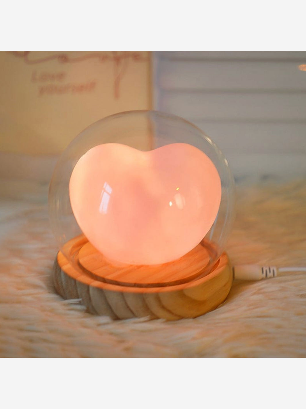 Lampe de Chevet Coeur Romantique Sous Cloche avec socle en bois