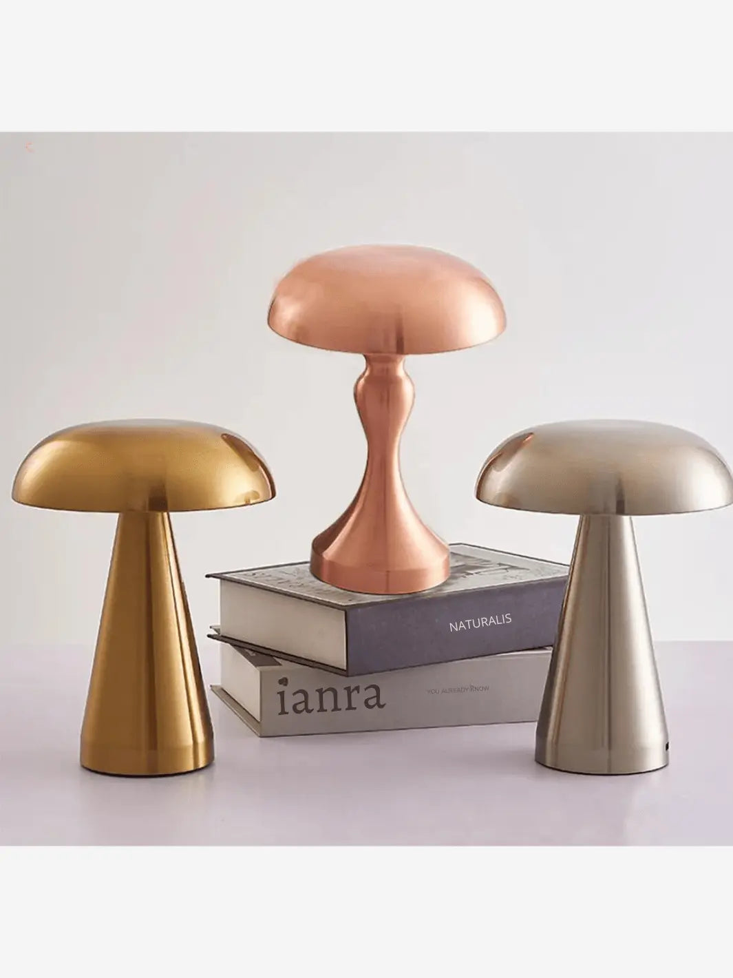 lampe de chevet champignon metal moderne doree rose gold et argent
