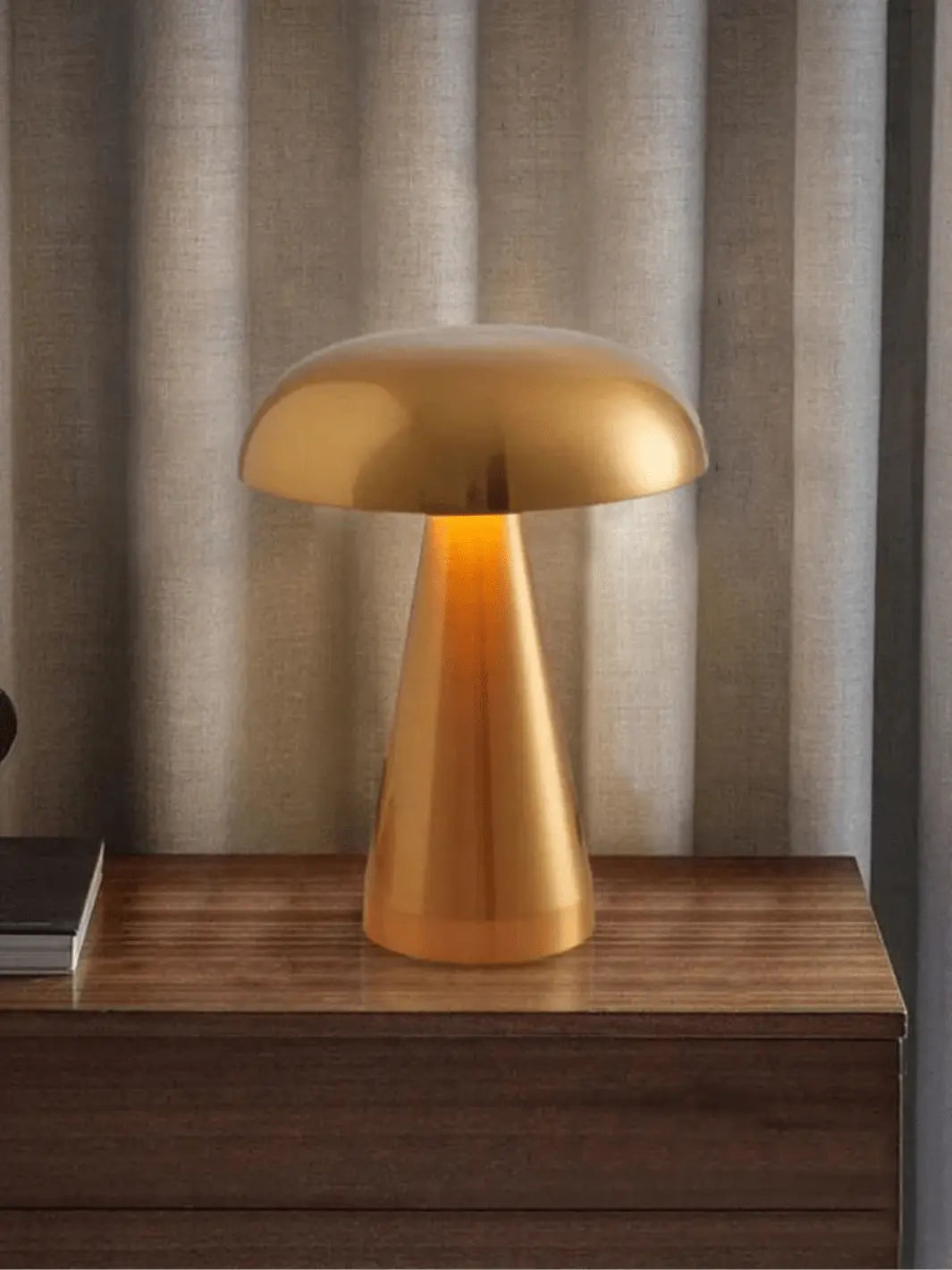 lampe de chevet champignon metal moderne doree