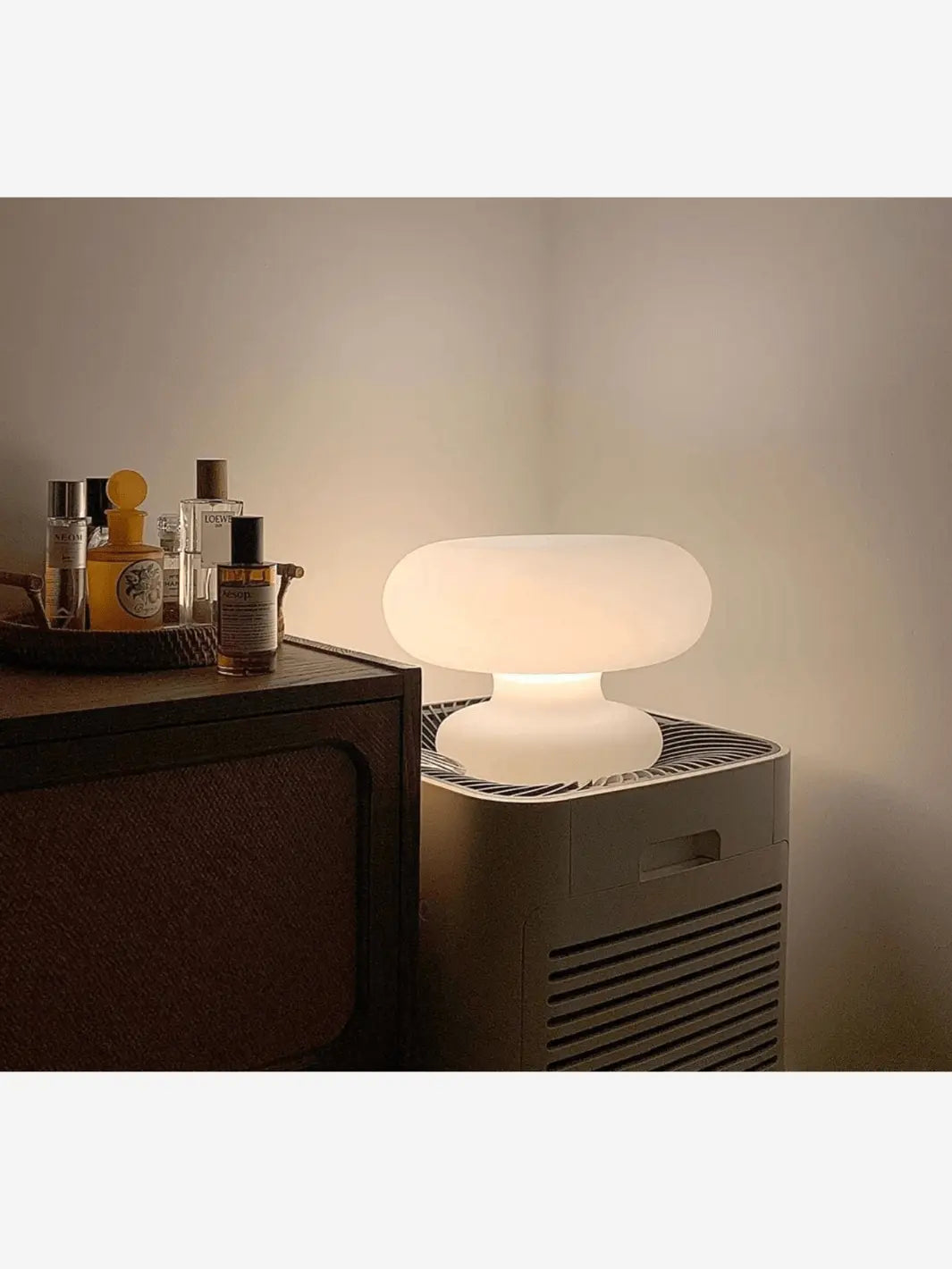 lampe de chevet en forme de champignon blanc design originale et tres moderne