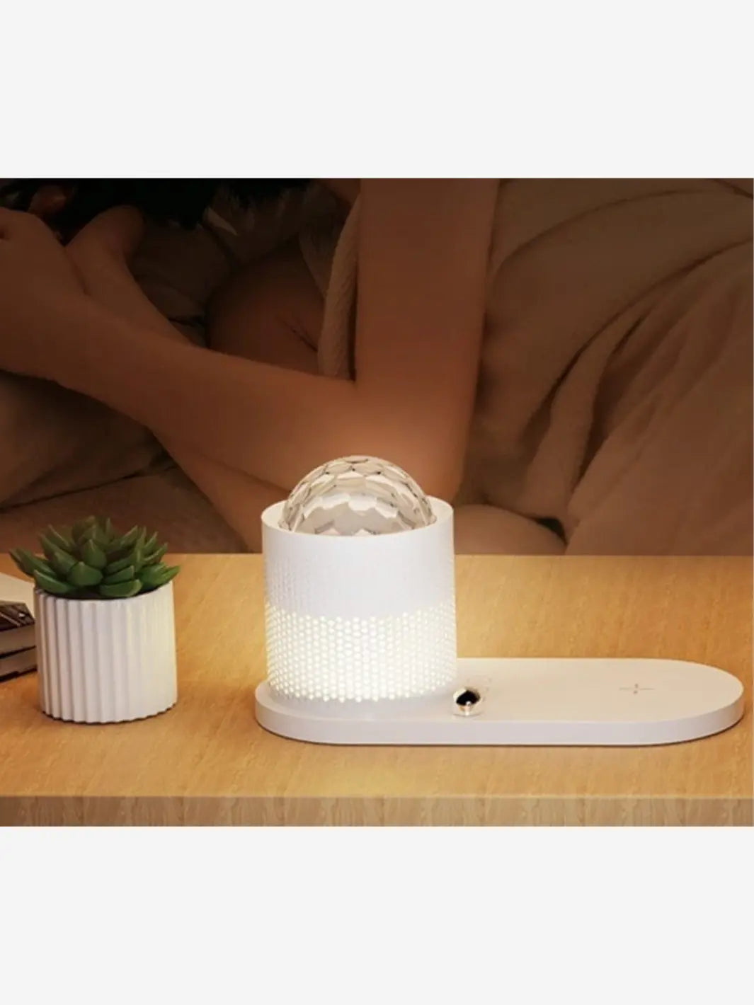 Lampe de chevet connectée avec chargeur sans fil de couleur blanche