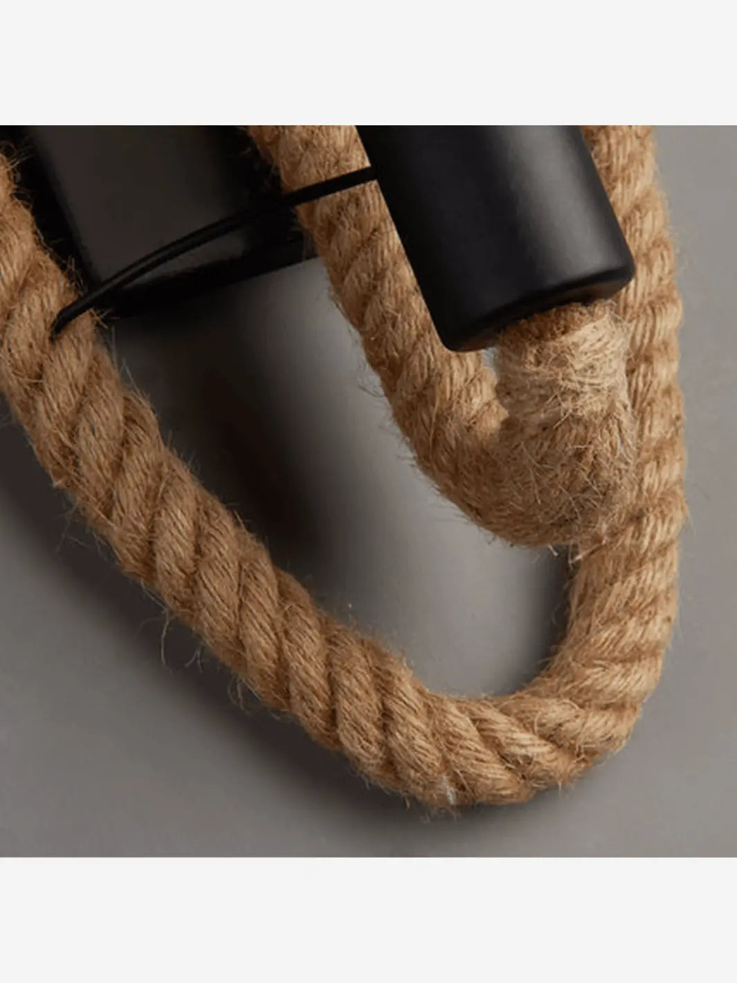 Culot d'une lampe de chevet murale en corde 