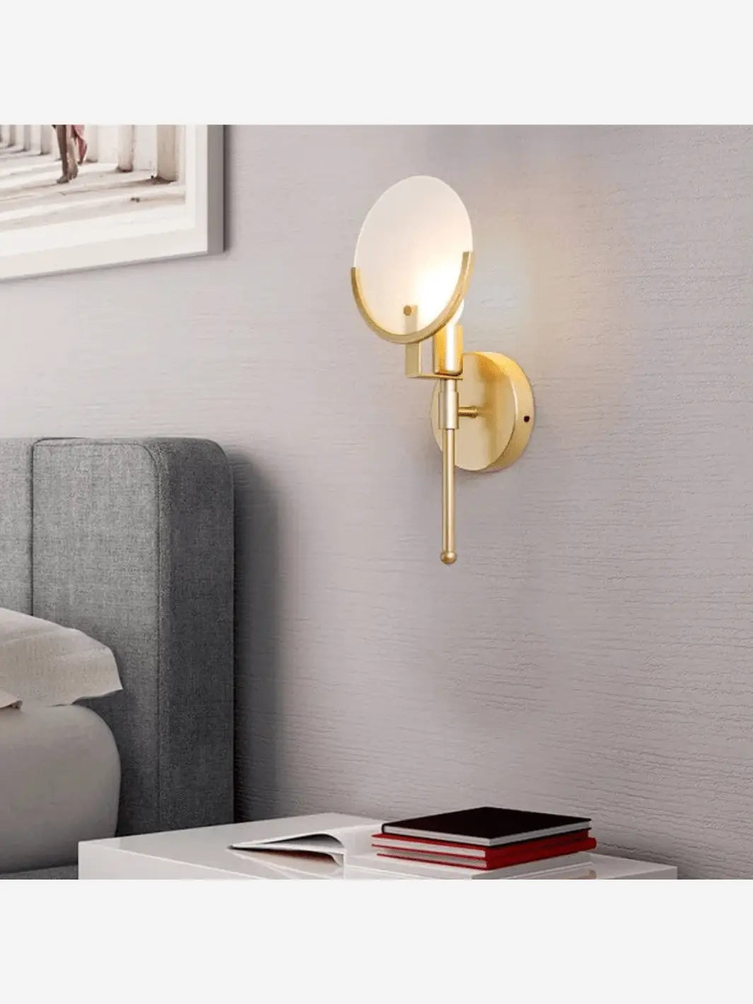 lampe de chevet murale moderne en marbre et or design dans une chambre moderne 