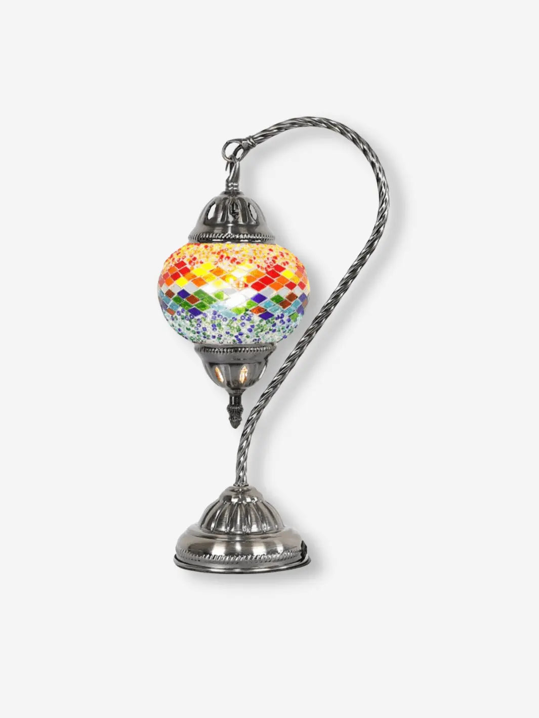 lampe de chevet mosaique en metal rappelant l orient