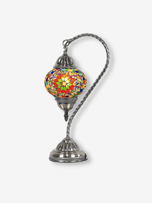 lampe de chevet mosaique en metal rappelant l orient