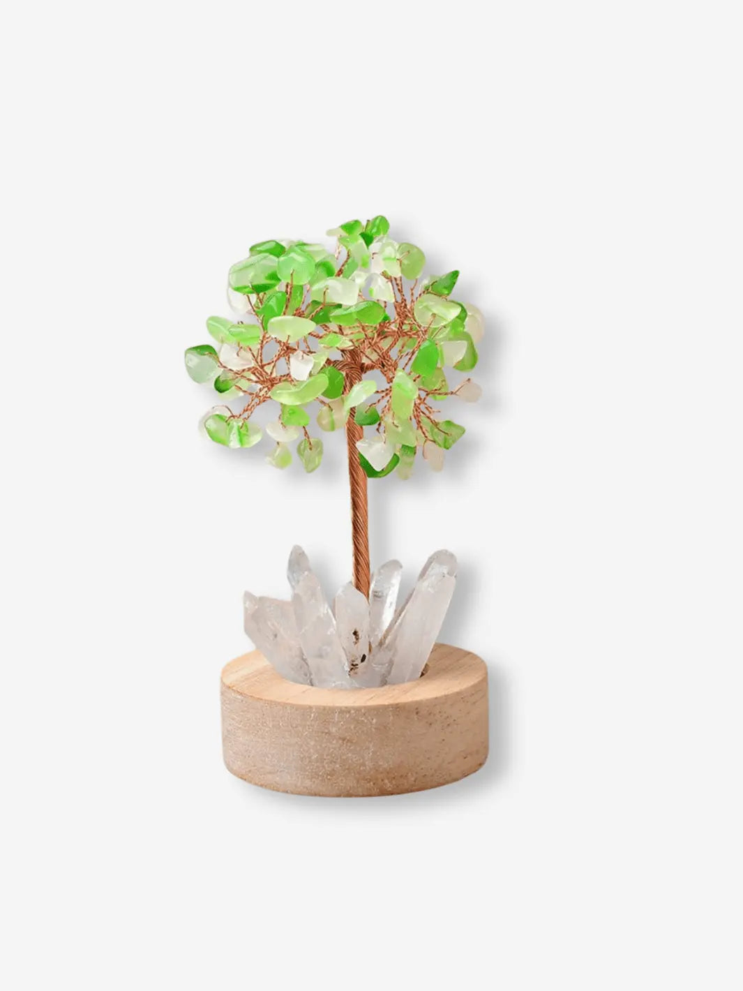 lampe de chevet usb representant un arbre avec des pierres precieuses vertes claires et a son pied des cristaux transparents dans un petit socle en bois